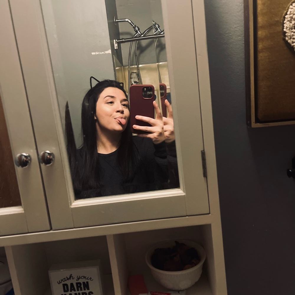 Meet your Posher, Alyssa